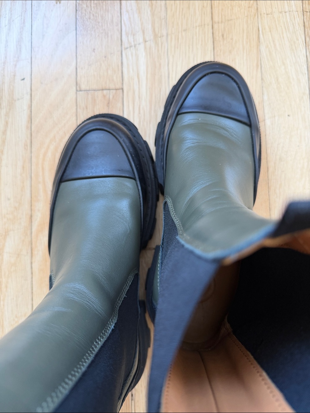 Women's Olive Green Leather Chelsea Lug Boots - Picture 4 of 6